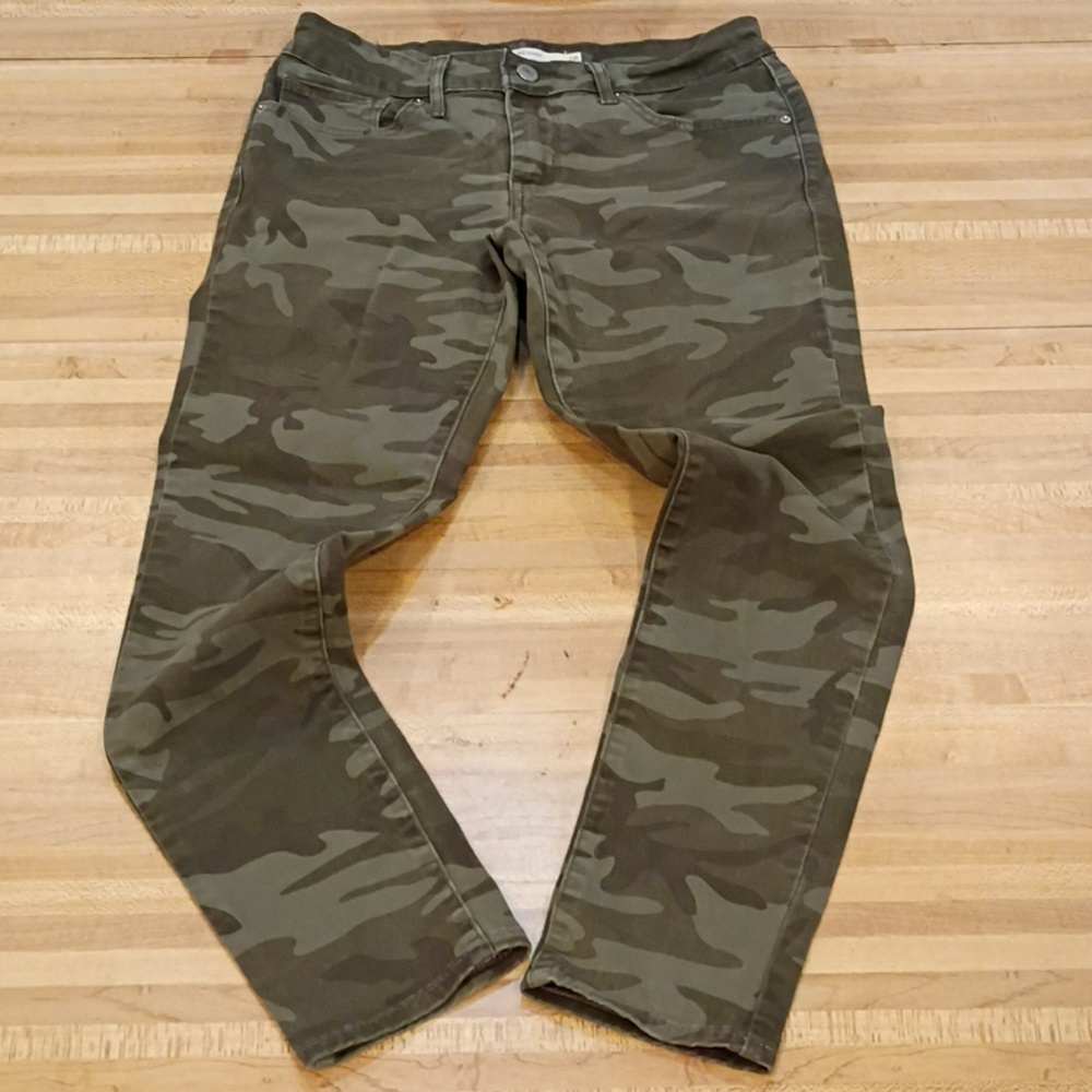 Levi's 711 Skinny Olive Camo Straight Jeans Size 28